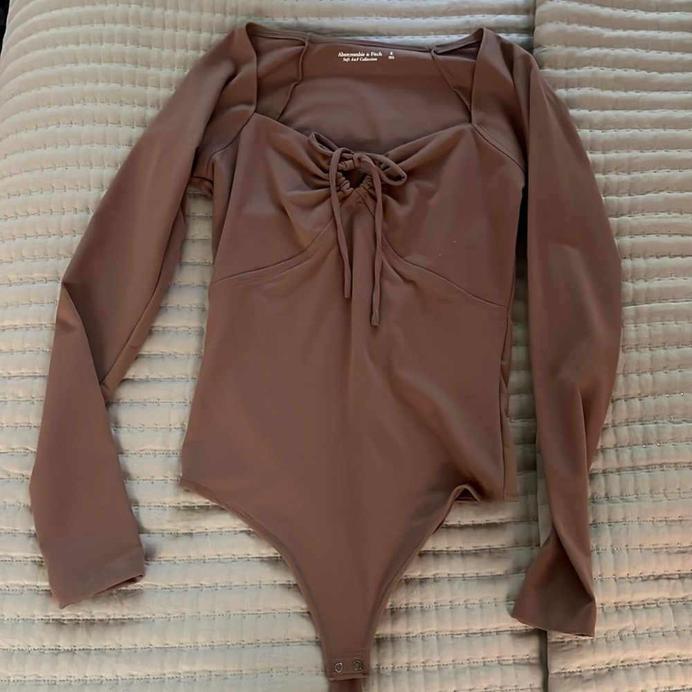Abercrombie & Fitch Women's Long-Sleeve Seamless Fabric Cinched Front Bodysuit